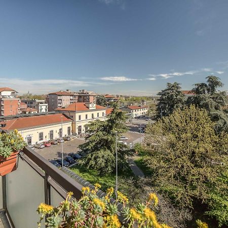 Suite Angolo Alla Stazione - Appartamento Con Terrazzo Panoramico بافيا المظهر الخارجي الصورة