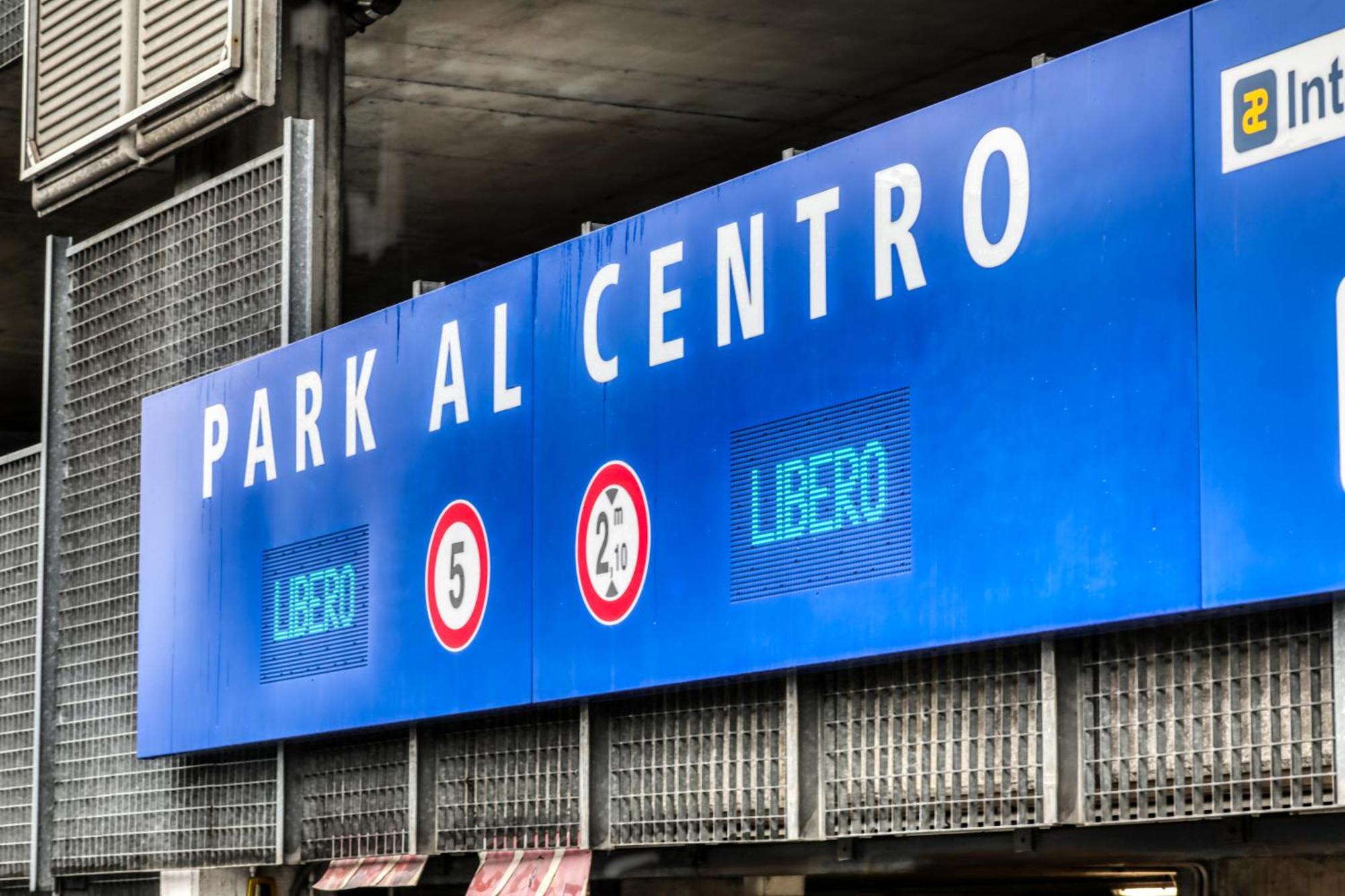 Suite Angolo Alla Stazione - Appartamento Con Terrazzo Panoramico بافيا المظهر الخارجي الصورة