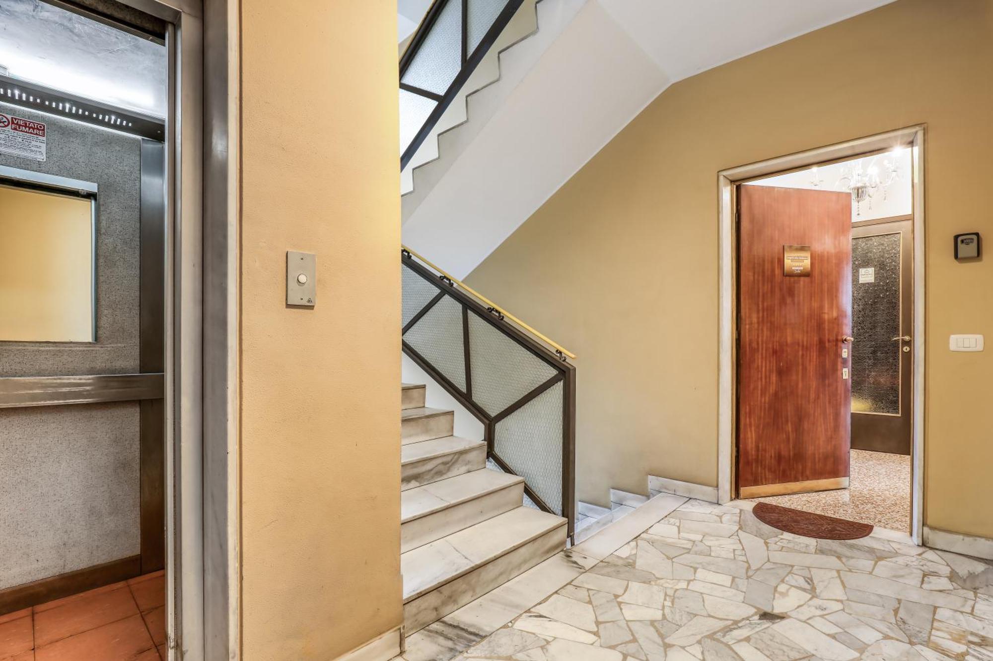 Suite Angolo Alla Stazione - Appartamento Con Terrazzo Panoramico بافيا المظهر الخارجي الصورة